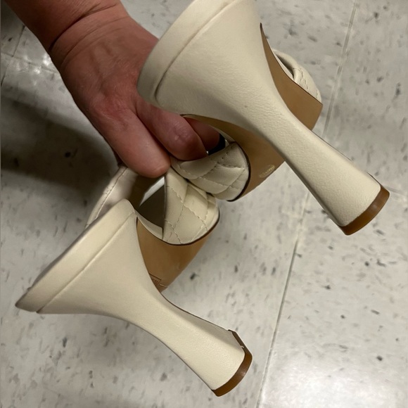NWOT VINCE CAMUTO  Womens Reselm Ivory Mule Sandals Shoes size 7.5 No box - Picture 8 of 9
